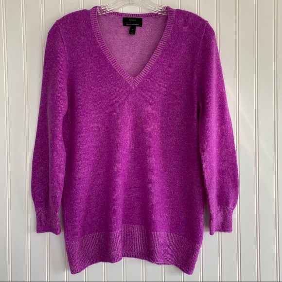 J. Crew Sweaters - J. Crew Italian wool v-neck sweater SIZE MEDIUM